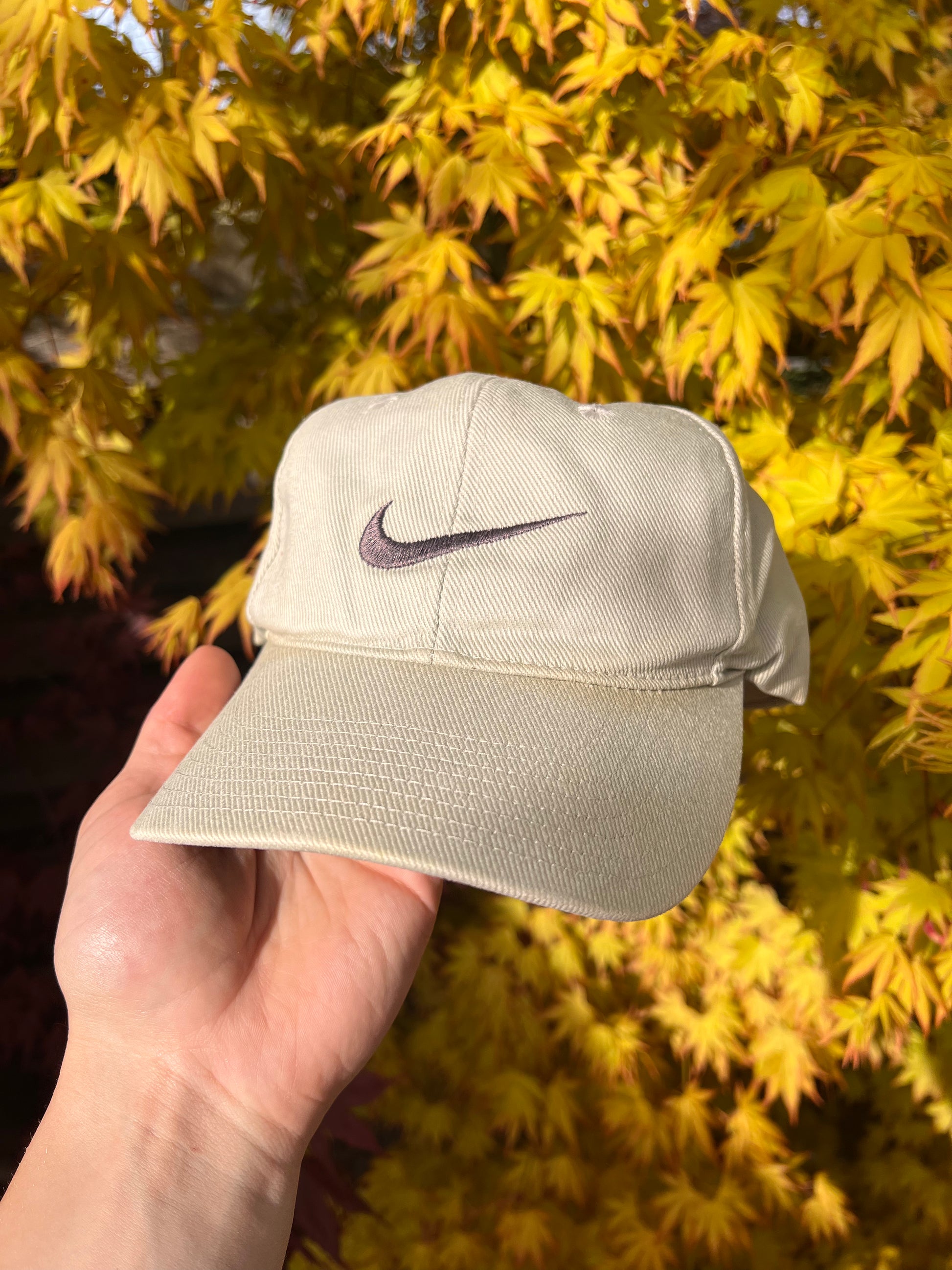 90s Nike Embroidered Center Logo Snapback Cap Beige – One Size