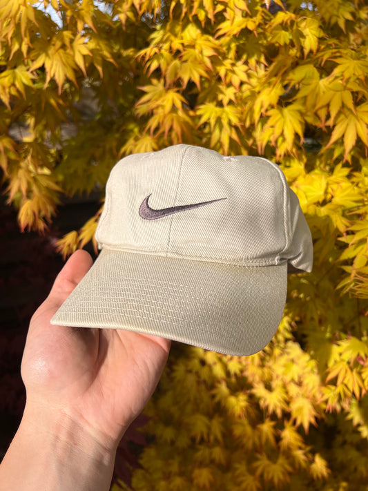 90s Nike Embroidered Center Logo Snapback Cap Beige – One Size