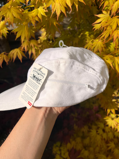 90s Levis Embroidered Deadstock Fitted Cap White – Medium