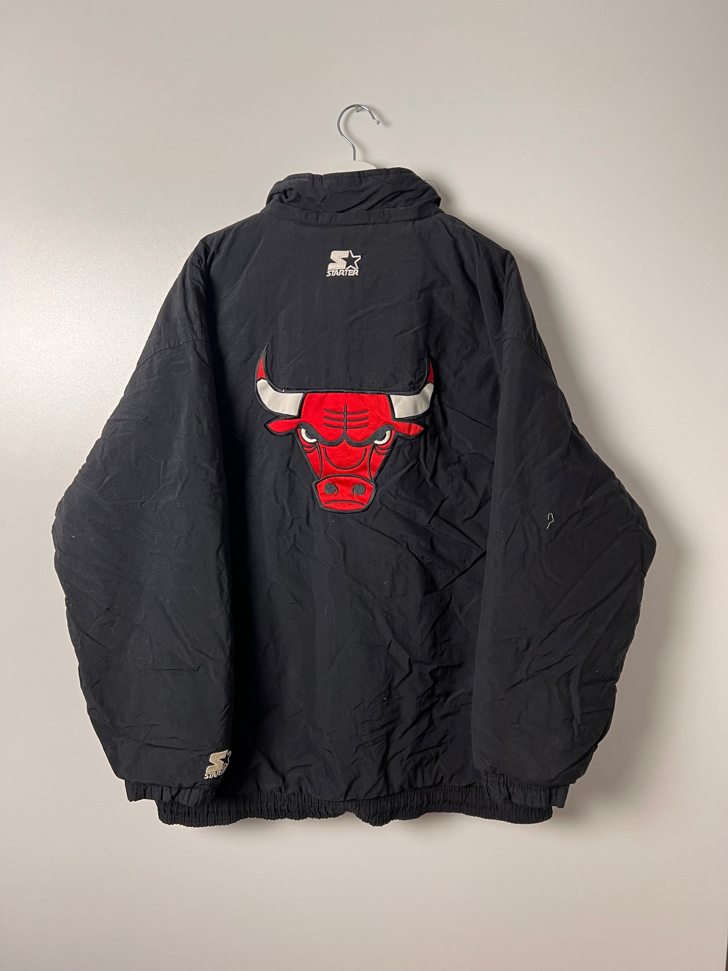 Starter Chicago Bulls Puffer Jacket - Large