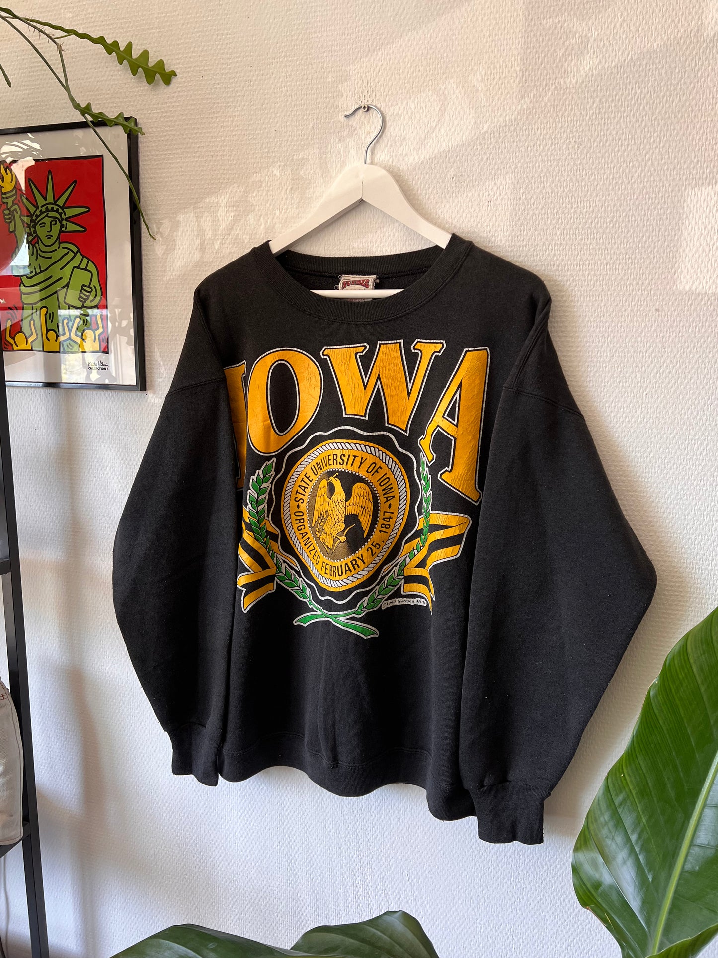 90s Nutmeg Iowa University Big Print Crewneck Sweatshirt Black – Large