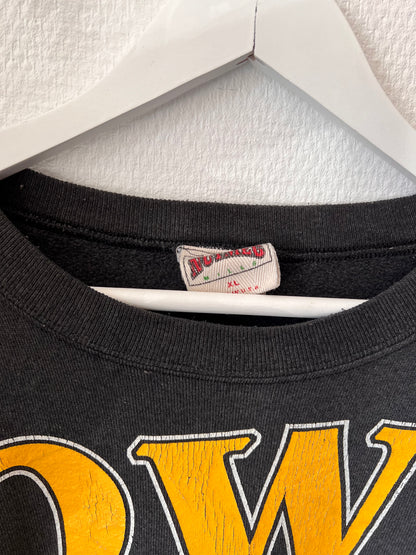 90s Nutmeg Iowa University Big Print Crewneck Sweatshirt Black – Large