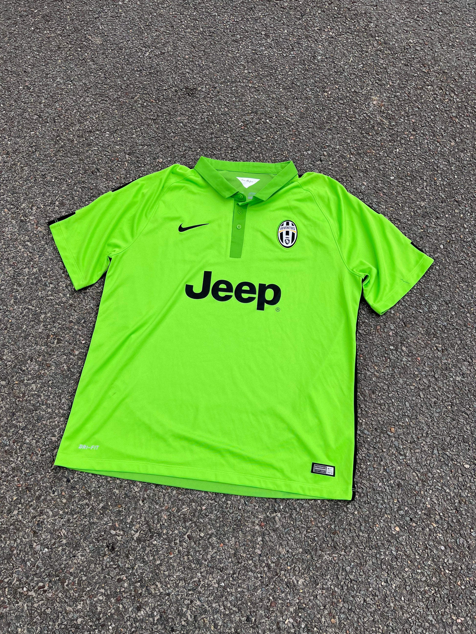 Modern Nike Juventus Jersey – XLarge
