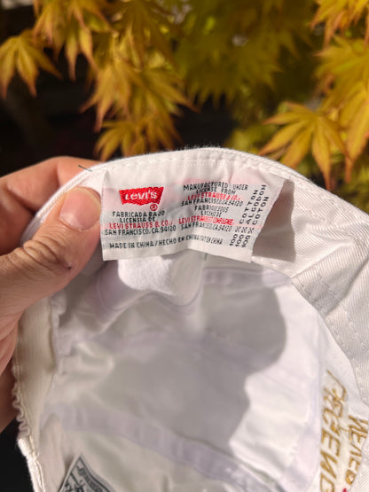 90s Levis Embroidered Deadstock Fitted Cap White – Medium