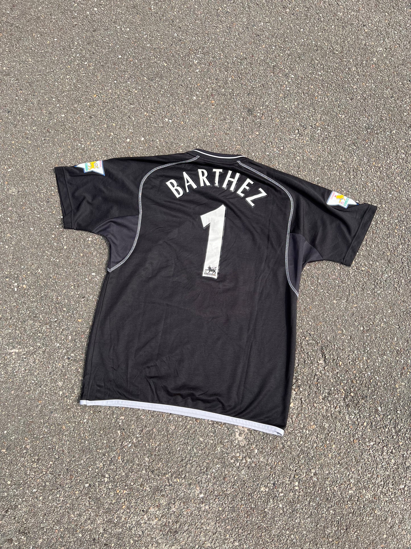 00's Umbro Manchester United Barthez Kit – Medium