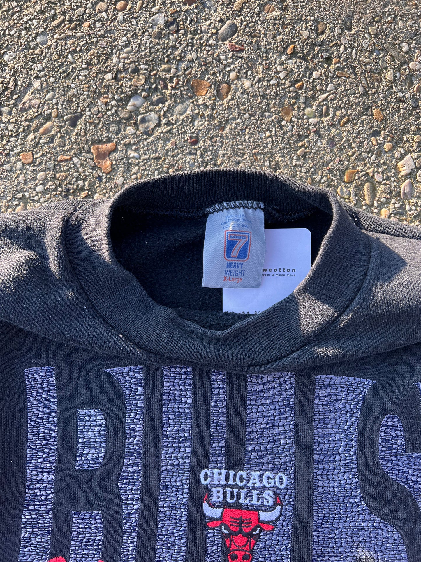 90s 7 Logo Chicago Bulls Embroidered Sweatshirt – Large