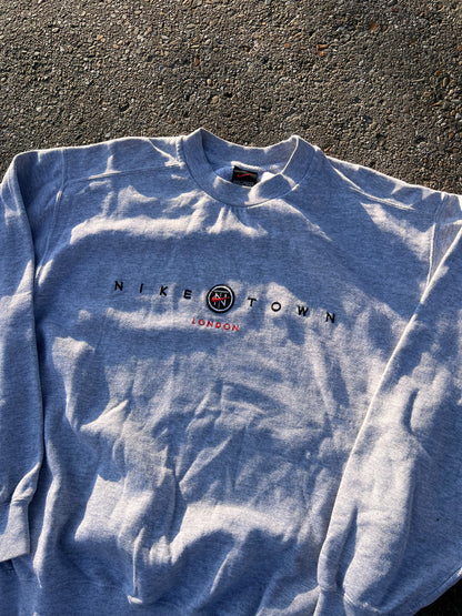 90s Nike Nike Town London Embroidered Sweatshirt – Small