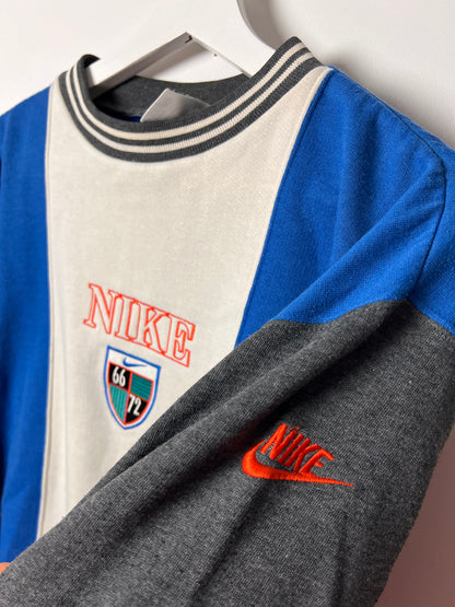 90’s Nike Crest Logo Crewneck - Small