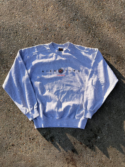 90s Nike Nike Town London Embroidered Sweatshirt – Small