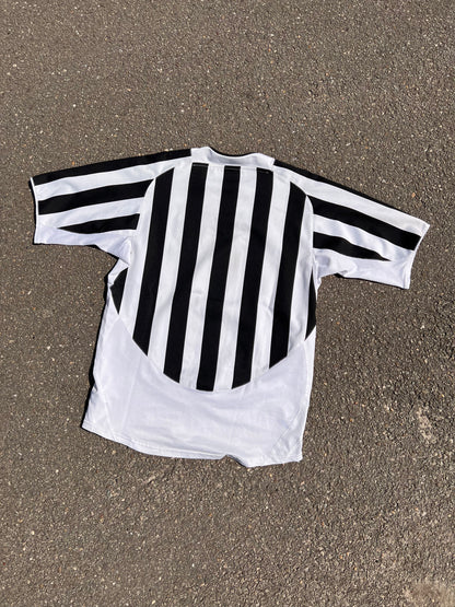 00's Nike Juventus Home Kit – Medium