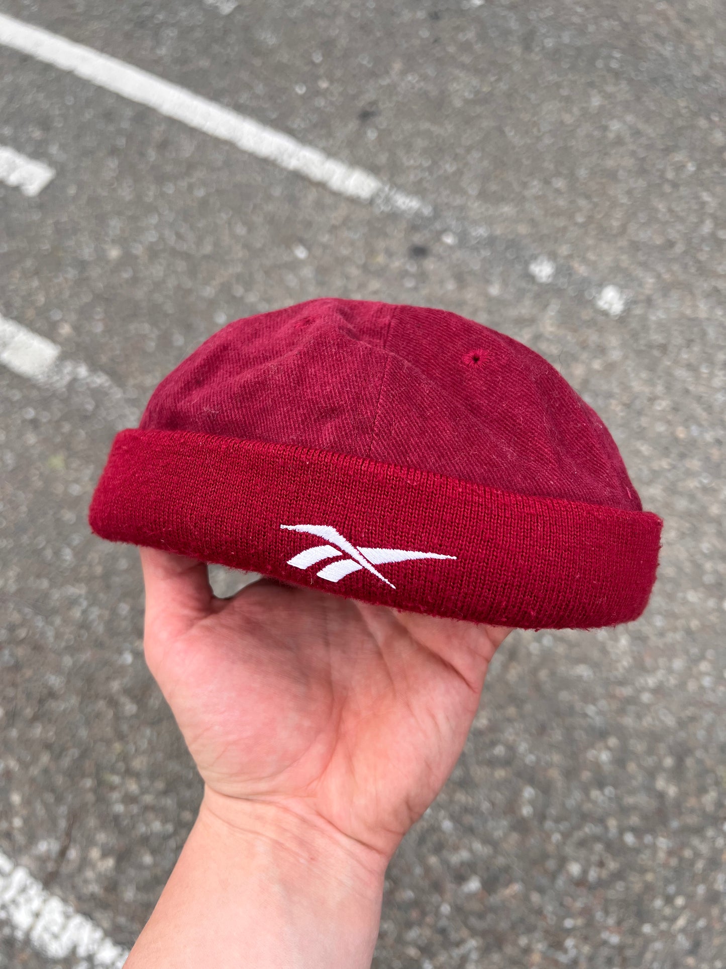 90s Reebok Embroidered Logo Docker Strapback Cap Burgundy – Medium