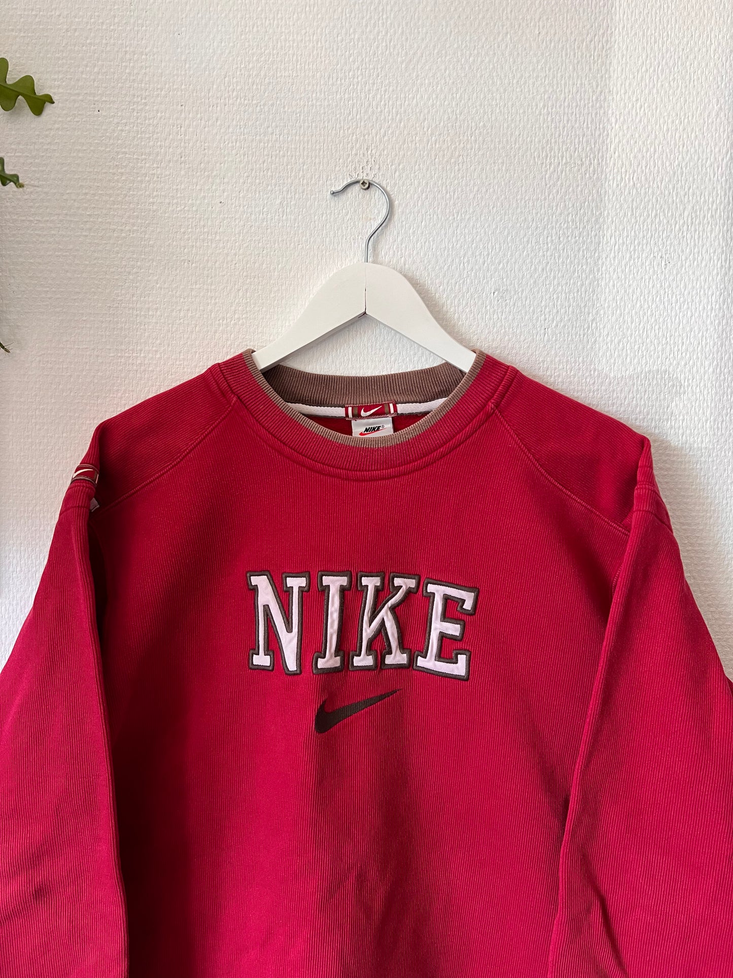 90s Nike Embroidered Big Logo Heavy Crewneck Sweatshirt Red – Small