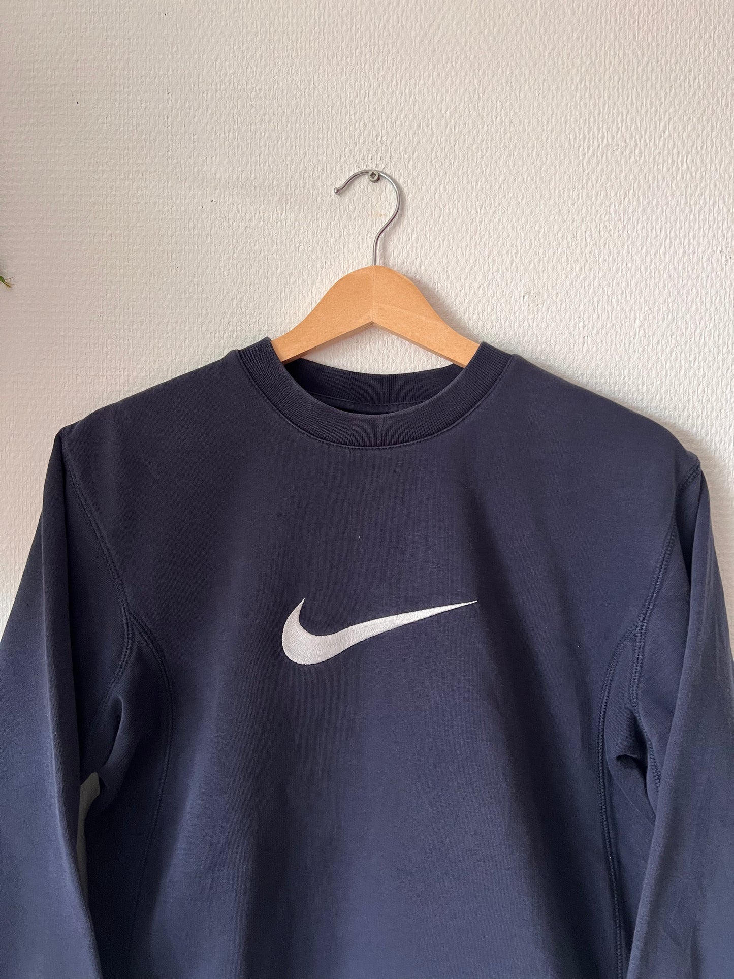 90s Nike Classic Embroidered Big Logo Crewneck Sweatshirt – Small