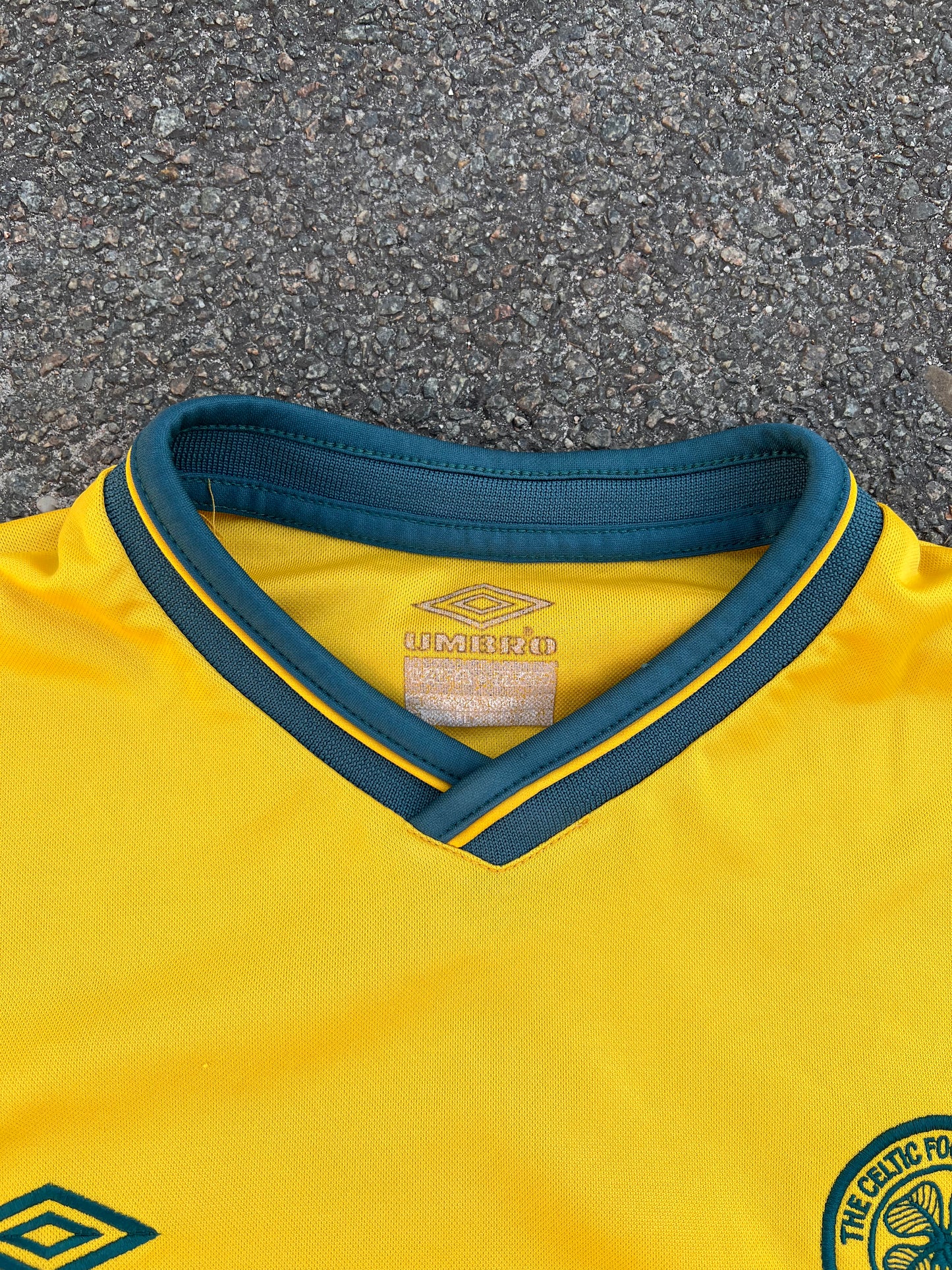 00's Umbro Celtics Kit – Medium