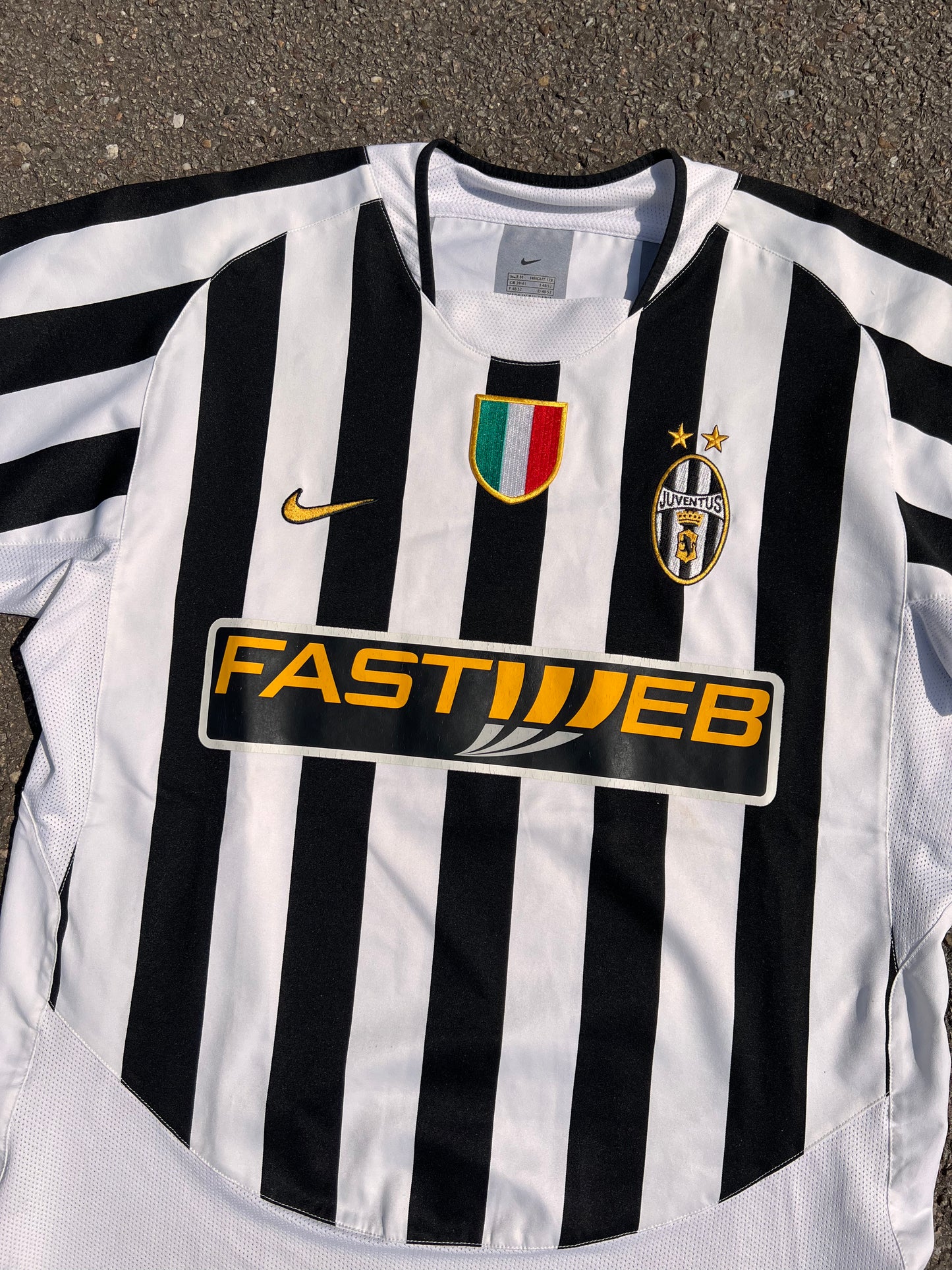 00's Nike Juventus Home Kit – Medium