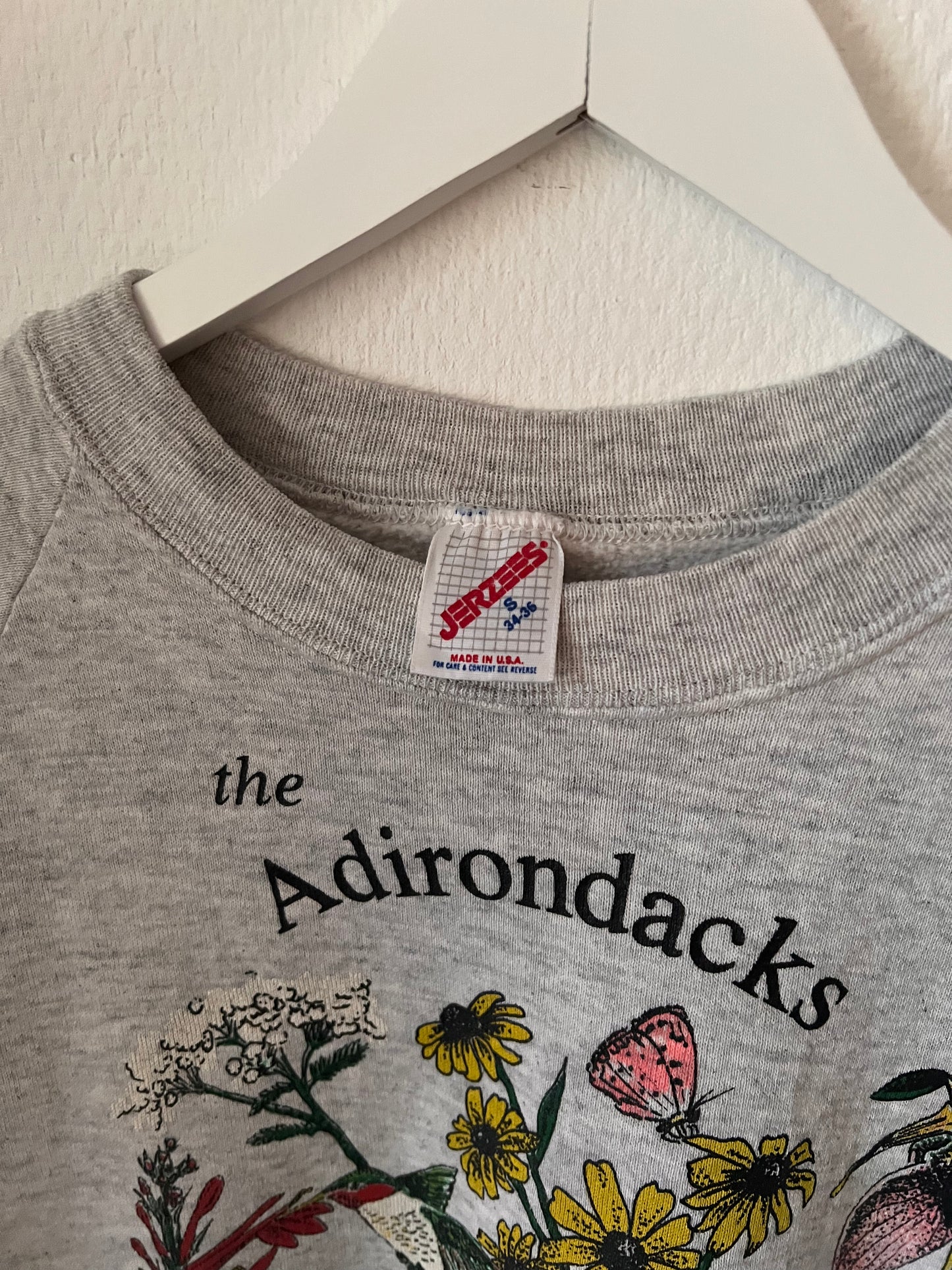 90s Jerzees the Adirondacks Flower Crewneck Sweatshirt Grey – Small