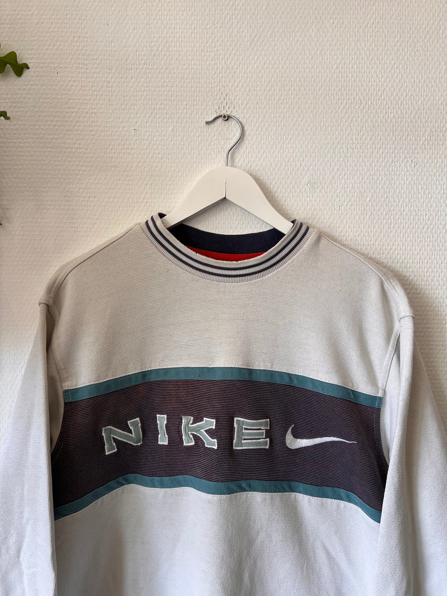 90s Nike Embroidered Big Logo Crewneck Sweatshirt Cream – Small