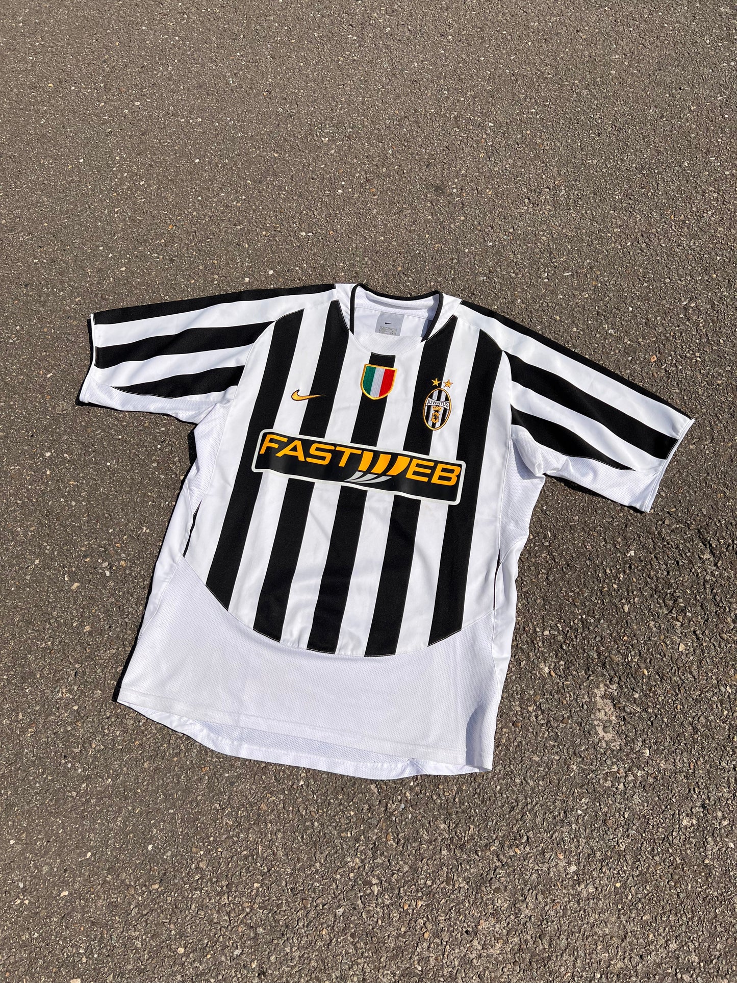 00's Nike Juventus Home Kit – Medium