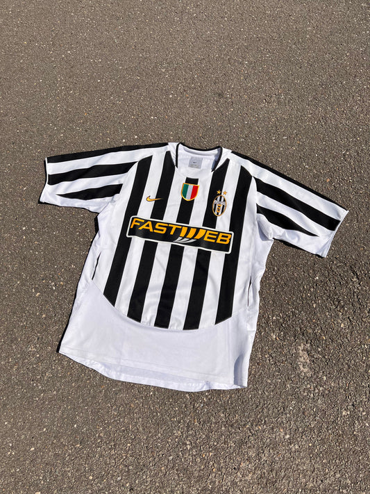 00's Nike Juventus Home Kit – Medium