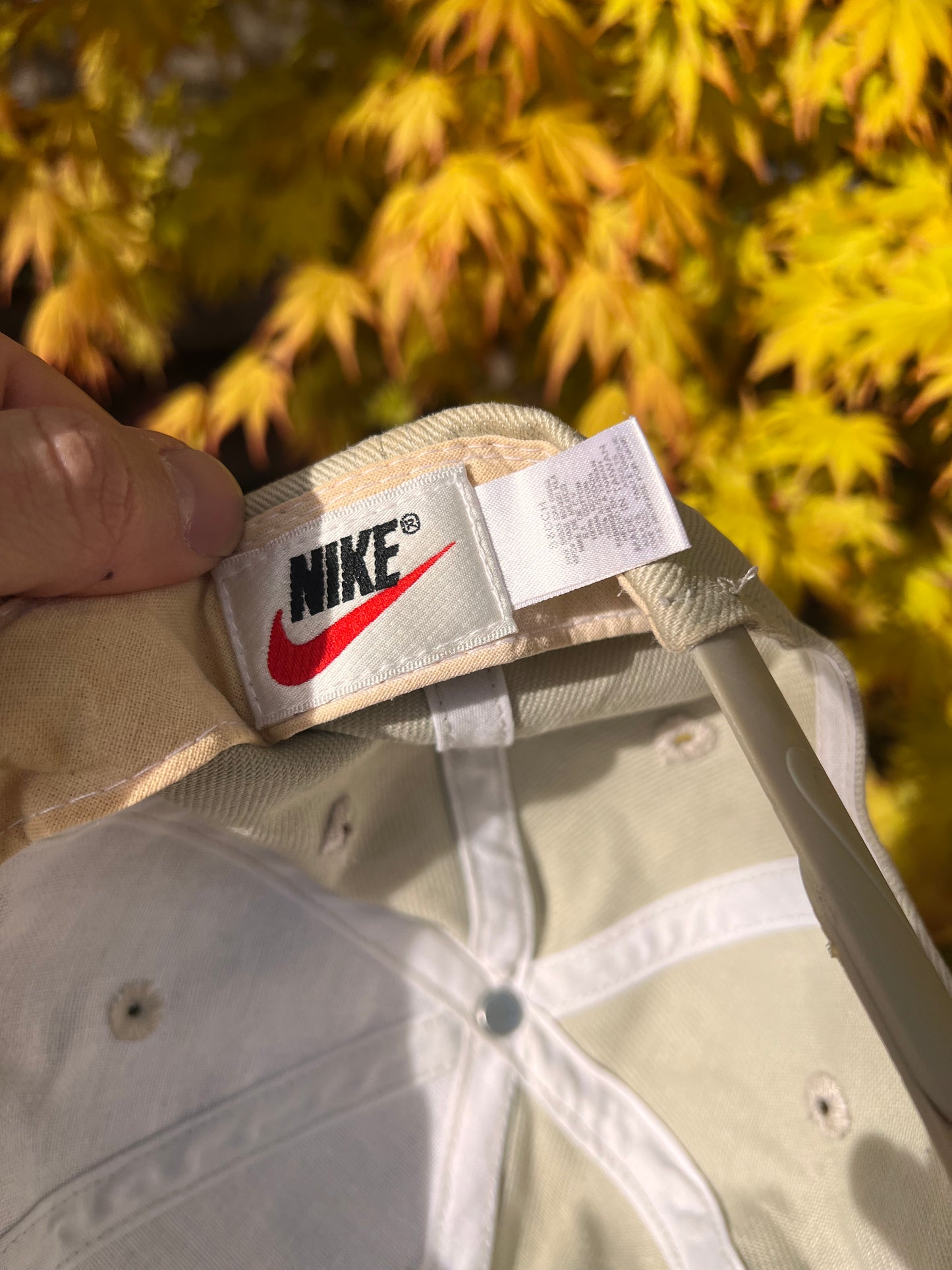 90s Nike Embroidered Center Logo Snapback Cap Beige – One Size